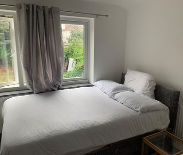 Studio Flat, Dollis Hill Lane, NW2 - Photo 3