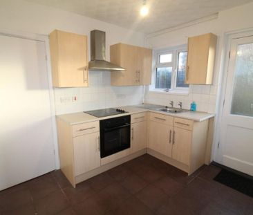 3 bedroom semi-detached house to rent - Photo 6