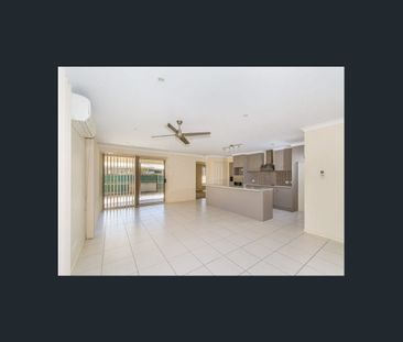 Spacious Four Bedroom Home in Caboolture! - Photo 2