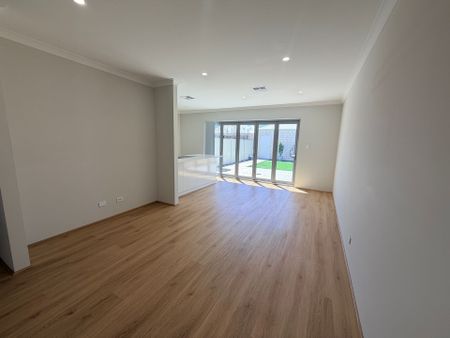 Parkside Living in Shorehaven Estate - Photo 2