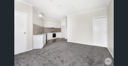 4 BEDROOM HOME IN PRIME CENTRAL LOCATION - Photo 5