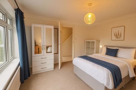 Tenterden Drive, Canterbury - Photo 2