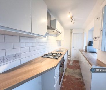 2 bedroom terraced house to rent - Photo 6