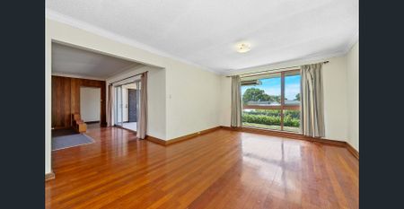 Wembley Downs Classic Family Home - Close to Everything! - Photo 3