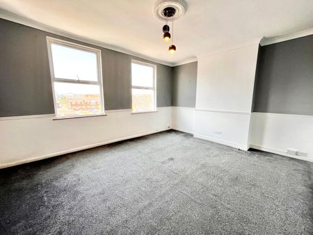 Camper Road, Southend-on-Sea, Essex, SS1 2YR - Photo 2