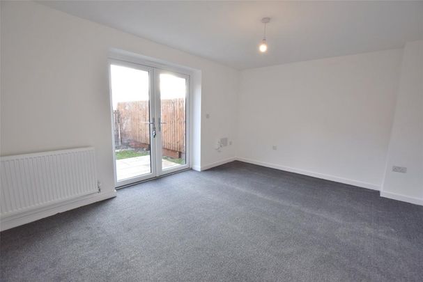3 bedroom semi-detached house to rent - Photo 1