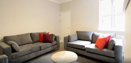 4 bedroom terraced house to rent - Photo 3