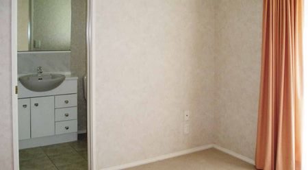 RANUI - 3 Bedroom Home - Photo 4