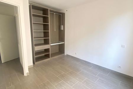 2P MEUBLE AVEC CAVE - CENTRE VILLAGE - Photo 4