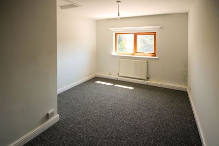 Plough Hill Road, Nuneaton, CV10 - Photo 2