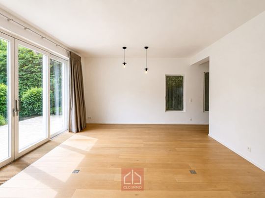 Tout savoir sur cette maison à Rhode-St-Genèse, à Rhode-St-Genèse - Photo 1