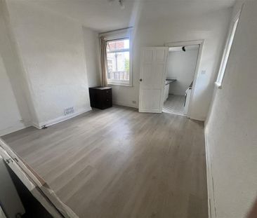 2 bedroom end of terrace house to rent - Photo 1