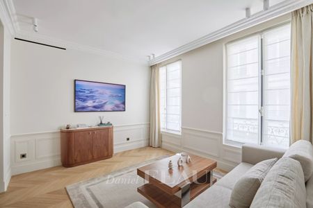 Paris VIIIe - Faubourg Saint-Honoré. - Photo 2