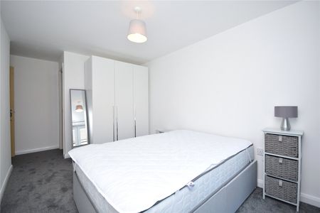 45, Fenton Place, Middleton, Leeds, West Yorkshire, LS10 4FH - Photo 3