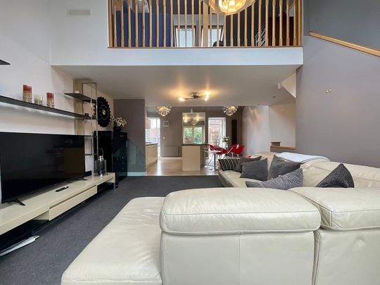 3 bedroom Town House to let - Photo 1