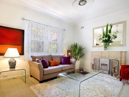 Serene Bushland Setting, Stroll to Coogee Beach - Photo 4