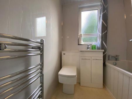 2 bedroom apartment to rent - Photo 2