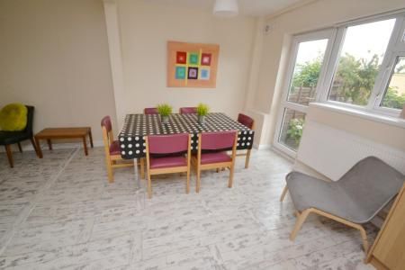 Allenfield Court, Park Road, Lenton, Nottingham, NG7 - Photo 3