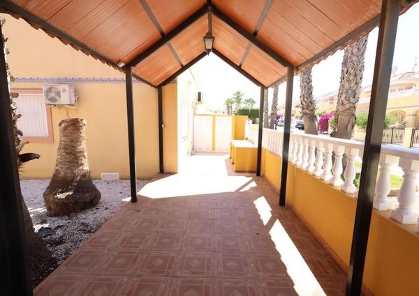 Adosado en la Regia . Temporada larga.