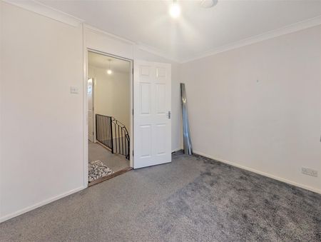 2 Charles Court, Colchester, CO7 9EW - Photo 2