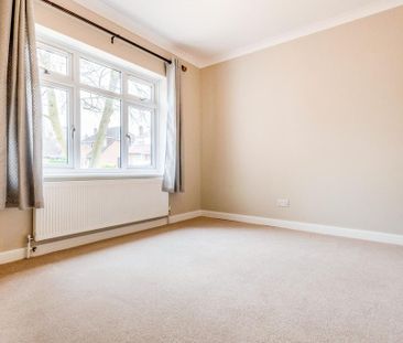 5 bedroom detached house to rent - Photo 2