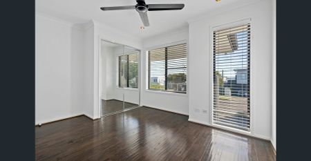 Luxury, Space & Smart Home Living - Photo 2