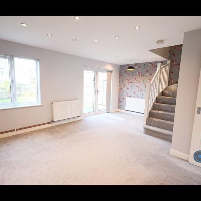 3 bedroom semi-detached house to rent - Photo 1