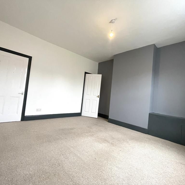 2 bedroom maisonette to rent - Photo 1