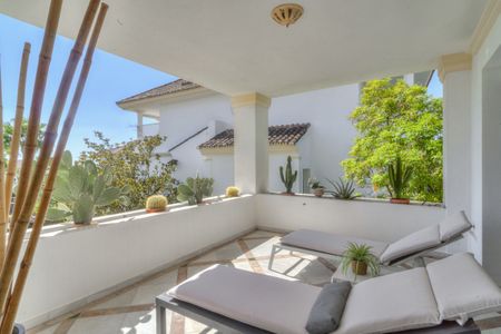 Apartment in The Golden Mile, Costa del Sol - Photo 5