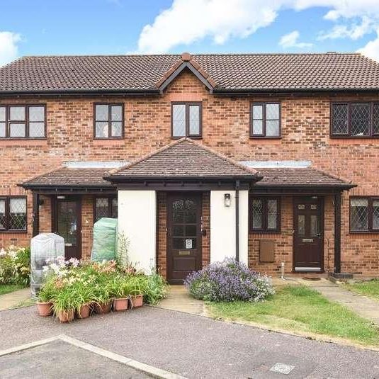 Old Burrs, Aylesbury, HP21 - Photo 2