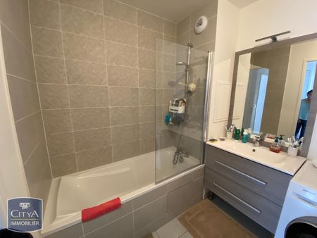 Location Appartement 3 pièces 62m² NEUILLY SUR MARNE 93330 - Photo 2