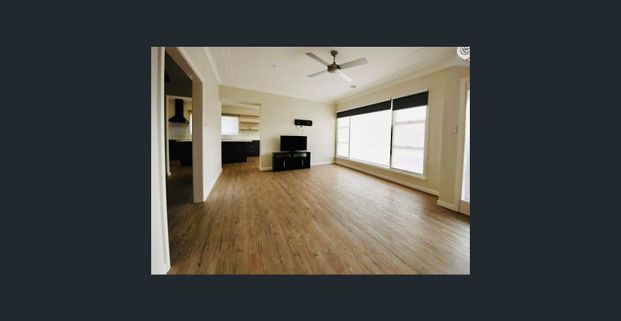 Huge Family Home - Available 15th of December - Photo 1