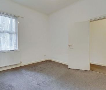 2 bedroom ground floor flat to rent - Photo 5