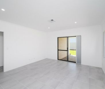 BRAND NEW FAMILY HOME - BUILT TO THE HIGHEST STANDARD - Photo 3