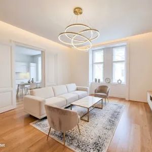Luxuriöse Altbauwohnung in einem prächtigen historischen Haus in der Nähe des Servitenviertels und des Lycée - Photo 2