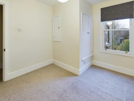 2 bedroom terraced house to rent - Photo 3