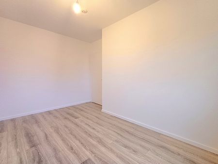 Die kleine mit Balkon - Foto 3