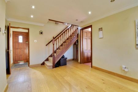 4 bedroom detached house to rent - Photo 3
