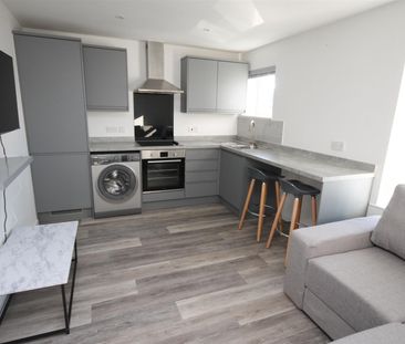 1 bed flat to rent in Park Hill, Bristol, BS11 - Photo 1