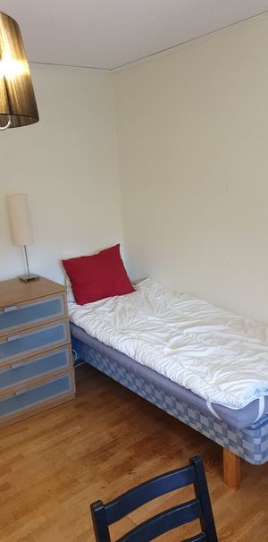 Oxelbärsgränd, Hässelby - Photo 2