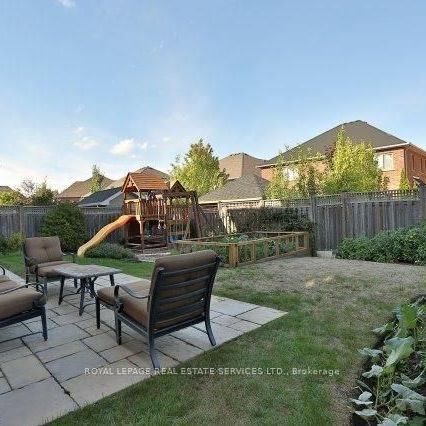 Detached Home For Lease | W8137762 - Photo 1