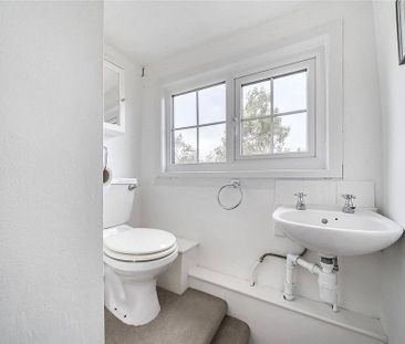 2 bedroom end of terrace house to rent - Photo 4