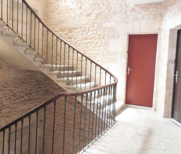 STUDIO Meublé, 23m², Rue des Marchands, 465€ H.C, Nîmes-centre - Photo 1