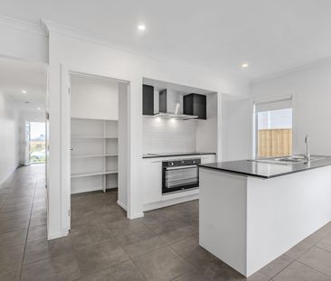 Receive $1,000 FREE rent when you secure this home!!! Spacious 4 Be... - Photo 4