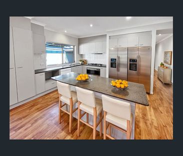 Huge Family Home - Photo 2