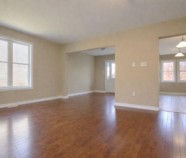 For Lease - 2092 Madrid Avenue, Barrhaven, Ontario - Photo 3