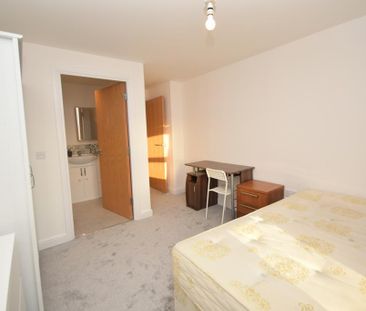 2 bedroom flat to rent - Photo 6