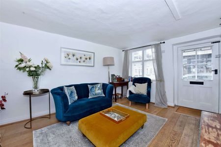 A Grade II period cottage in the heart of Henley close to the River Thames - Photo 2