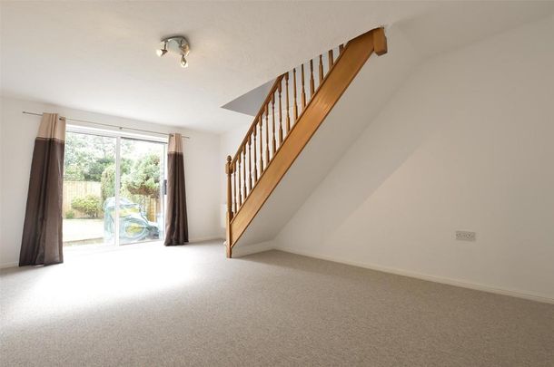 2 bedroom end of terrace house to rent - Photo 1