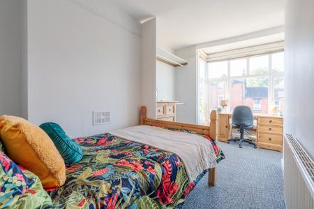 5 bedroom terraced house to rent - Photo 4